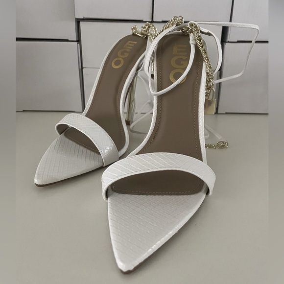 ♥️ White Snake Print Faux Leather Chain Padlock Detail Heels Size 6 New w/Box! - Picture 2 of 5